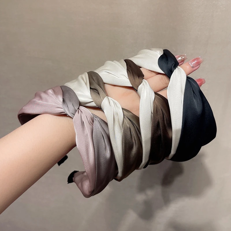 Satin Colorblock Wide-brimmed Knot Hairband All-match Fashion Cross Hair Hoop wide Bezel Headwear Head Hoop Hair Accessories
Satin Colorblock Wide-brimmed Knot Hairband All-match Fashion Cross Hair Hoop wide Bezel Headwear Head Hoop Hair Accessories