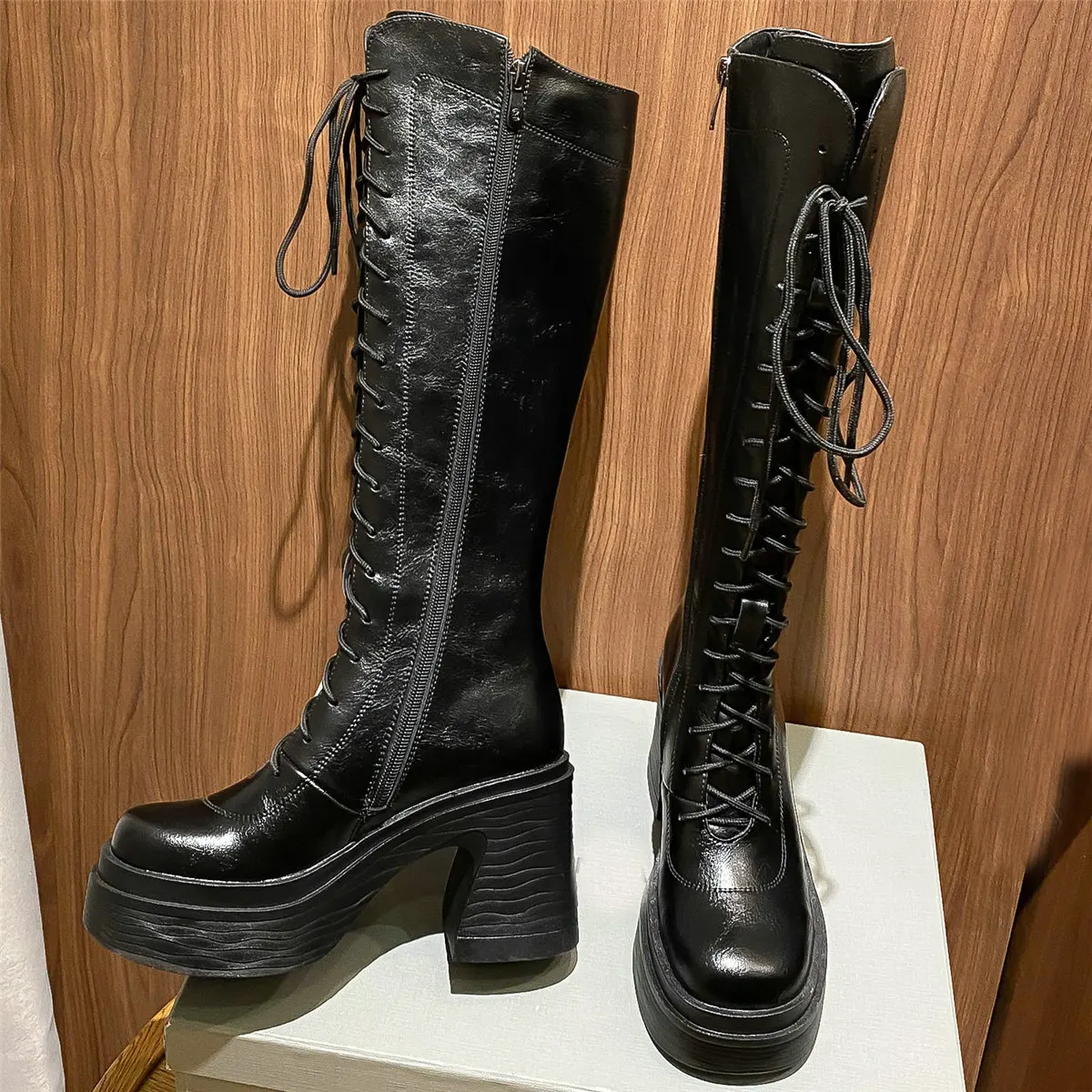Lace Up High Heel Creepers Women Genuine Leather Knee High Motorcycle Boots Female Winter Round Toe Platform Pumps Casual Shoes
Lace Up High Heel Creepers Women Genuine Leather Knee High Motorcycle Boots Female Winter Round Toe Platform Pumps Casual Shoes