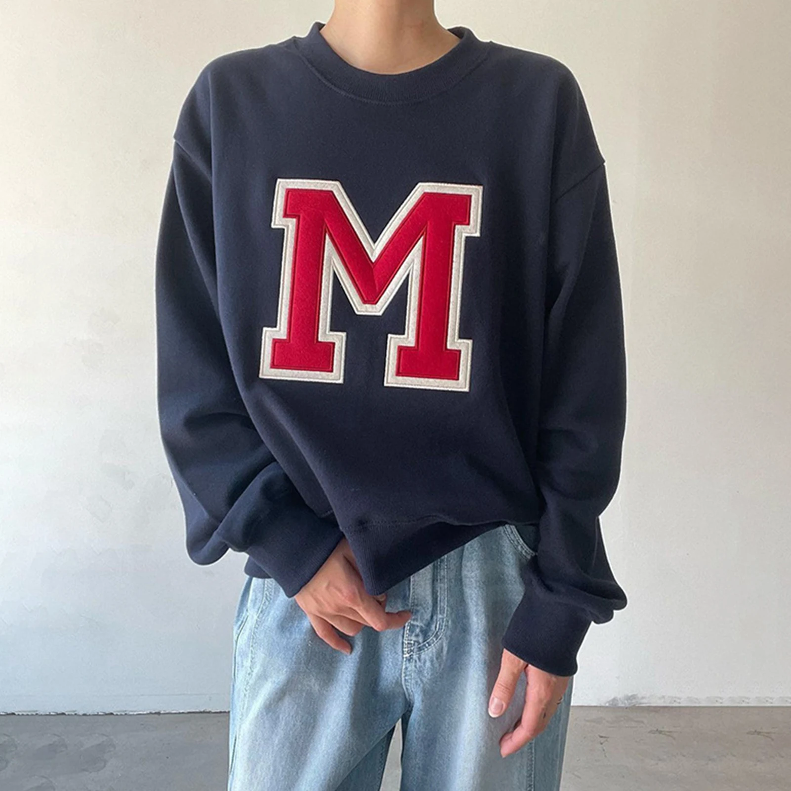 Women Long Sleeve Sporty Pullover Top Crew Neck Loose Fit Oversized Tops Casual Style Daily Suit
Women Long Sleeve Sporty Pullover Top Crew Neck Loose Fit Oversized Tops Casual Style Daily Suit