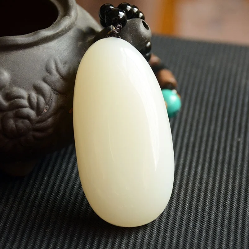 

China Hetian Jade Hand Pieces Pendant Jade Pebble Jue Suet Rough Stone Hand Playing Pieces White Jade Rough Stone Plaything