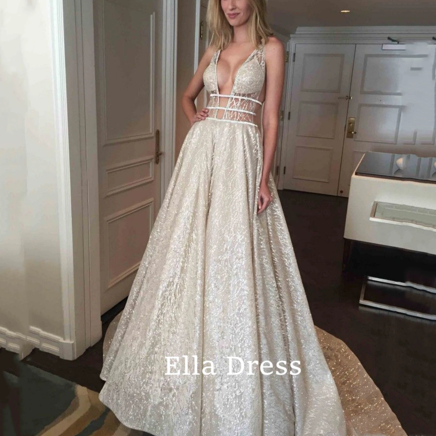 Ella Chic Sparkling Deep V Neck Strap Wedding Sequin Sexy Evening Gown Party Dress for Wedding Guest Dresses for Women Gala Prom
Ella Chic Sparkling Deep V Neck Strap Wedding Sequin Sexy Evening Gown Party Dress for Wedding Guest Dresses for Women Gala Prom