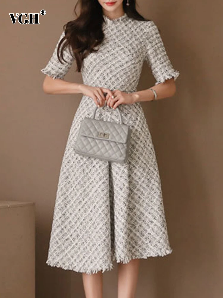 VGH Temperament Tweed Plaid Dresses For Women Stand Collar Short Sleeve High Waist Folds Slimming Elegant Dress Female Fashion
VGH Temperament Tweed Plaid Dresses For Women Stand Collar Short Sleeve High Waist Folds Slimming Elegant Dress Female Fashion