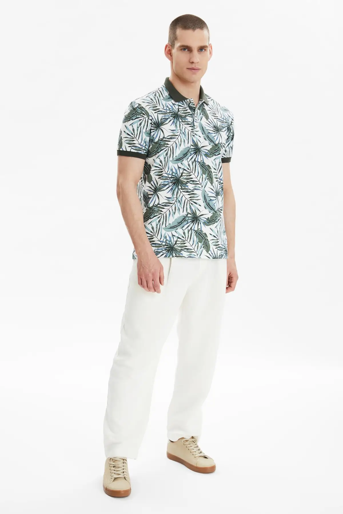 Trendyol Men 'S Regular Fit Short Sleeve Polo Collar T-shirt TMNSS21PO0205
Trendyol Men 'S Regular Fit Short Sleeve Polo Collar T-shirt TMNSS21PO0205