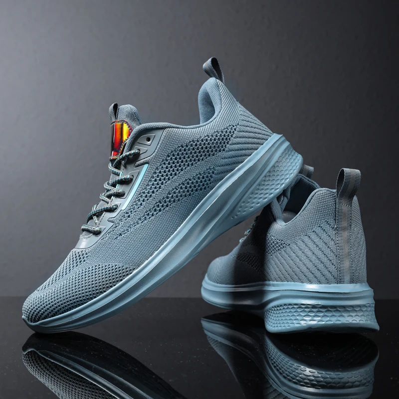 Sports shoes breathable lightweight jogging adult brand men's black and white most popular casual shoes 2023 new Korean version 
Sports shoes breathable lightweight jogging adult brand men's black and white most popular casual shoes 2023 new Korean version