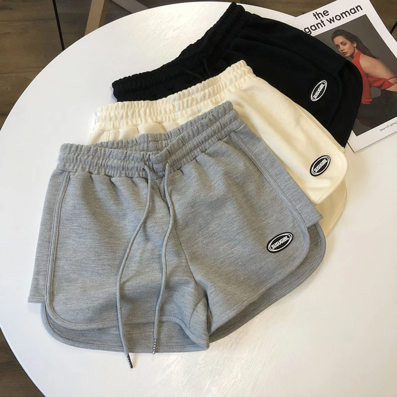 Holiday Southern France Summer Casual Shorts Women Show Thin Legs Long All-match Beach Hot Pants Sports Loose Wide Leg Pants 
Holiday Southern France Summer Casual Shorts Women Show Thin Legs Long All-match Beach Hot Pants Sports Loose Wide Leg Pants