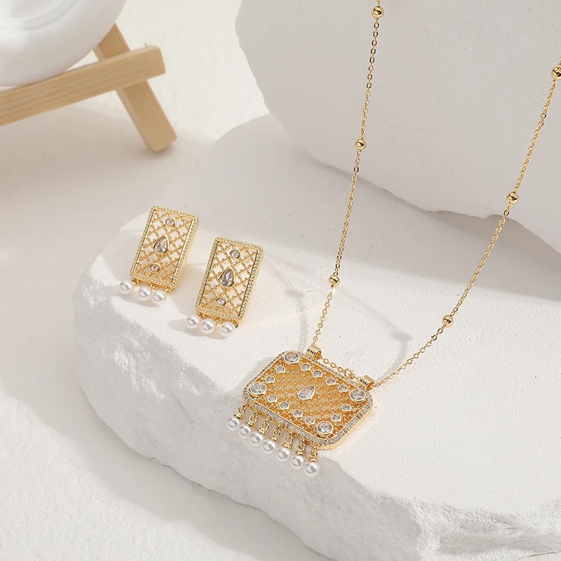 Trendy Women Jewelry Set Gold Plated Zircon Pearl Tassels Necklace Luxury Ethnic Wedding Jewelry Accessories for Women Set
Trendy Women Jewelry Set Gold Plated Zircon Pearl Tassels Necklace Luxury Ethnic Wedding Jewelry Accessories for Women Set