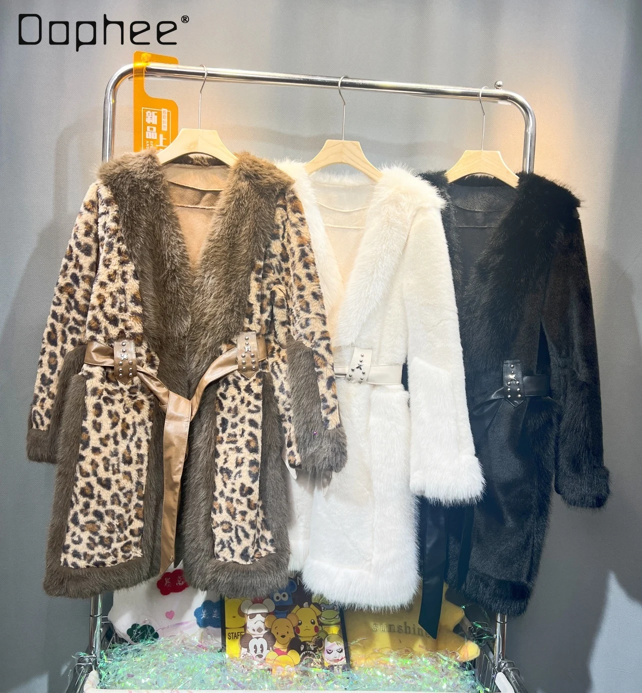 Женское свободное меховое пальто, элегантное меховое пальто средней длины с леопардовым принтом, V-образным вырезом и длинным рукавом, зима 2023
Женское свободное меховое пальто, элегантное меховое пальто средней длины с леопардовым принтом, V-образным вырезом и длинным рукавом, зима 2023