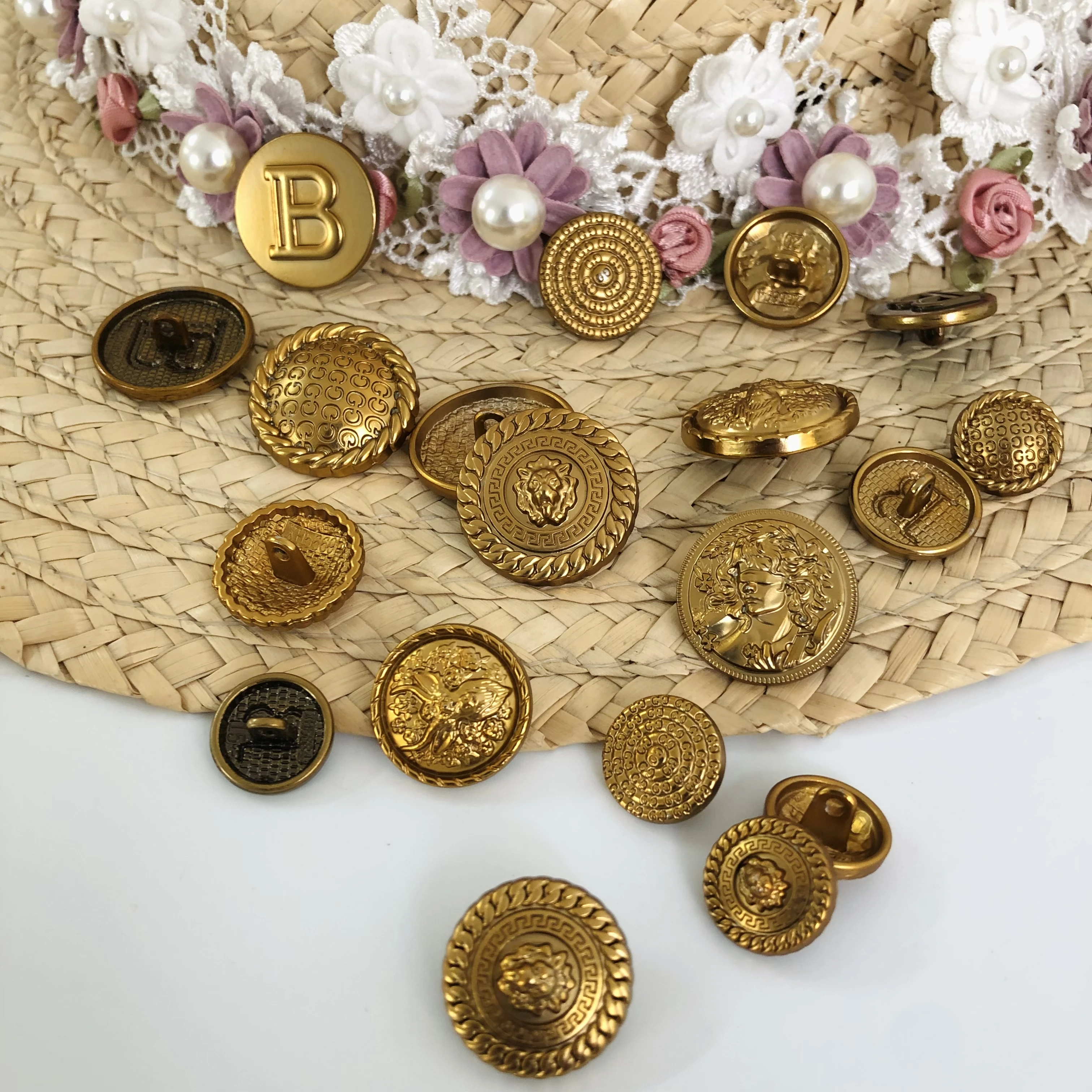 Gold Metal Shank Buttons Lion B Pattern For Sale Clothing Decorative Coats Cardigan Diy Replacement Large Sewing Buttons 10pcs
Gold Metal Shank Buttons Lion B Pattern For Sale Clothing Decorative Coats Cardigan Diy Replacement Large Sewing Buttons 10pcs