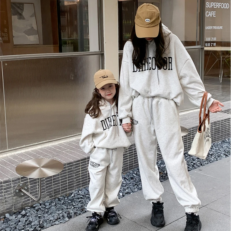 2022 Winter Mother And Daughter Warm Clothes Sets Fashion Mom Baby Boy Matching Outfit Children's Thickened Clothing Women Suit
2022 Winter Mother And Daughter Warm Clothes Sets Fashion Mom Baby Boy Matching Outfit Children's Thickened Clothing Women Suit