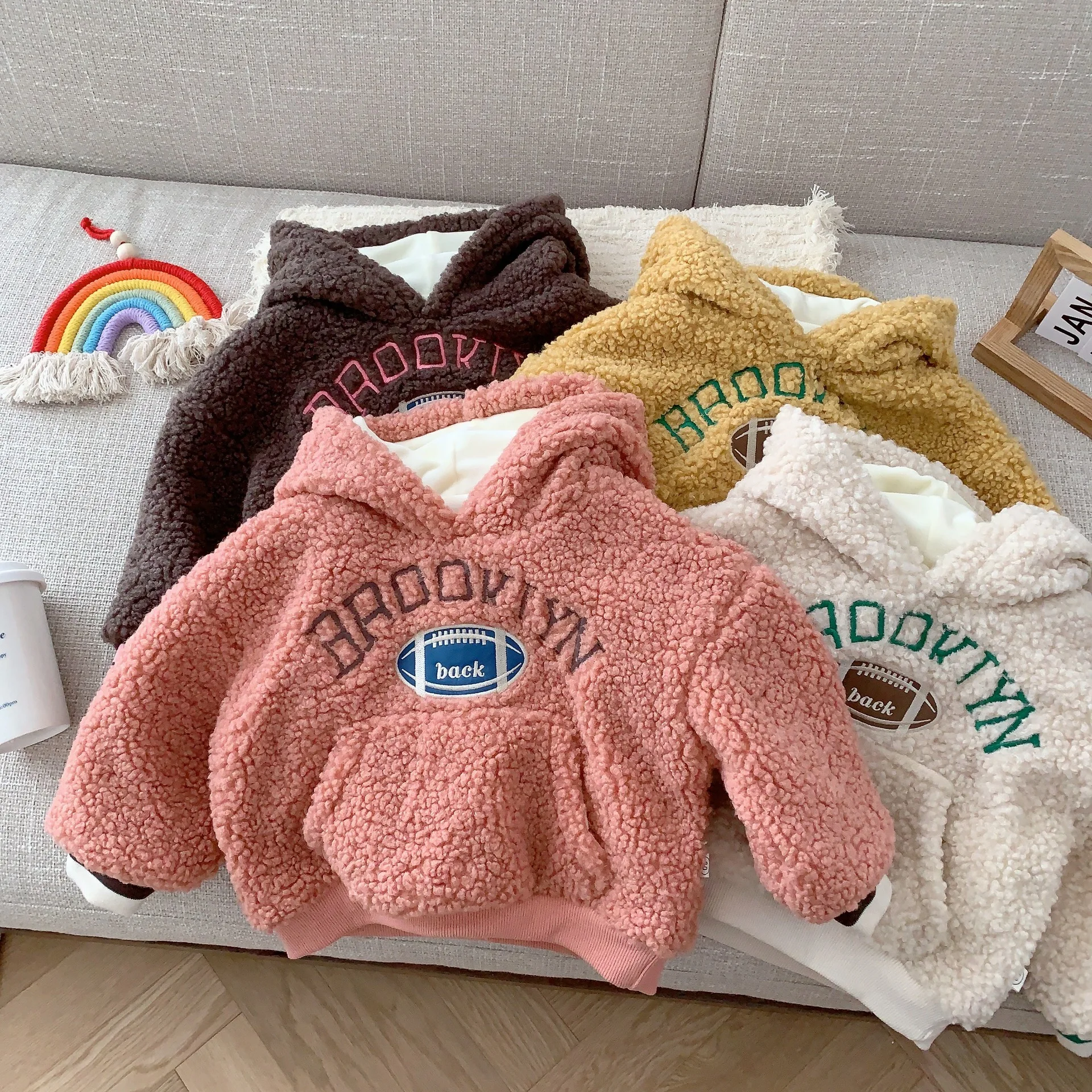 1-6Y Winter Kids Hoodies Girls Hoodies Sweatshirts Children Embroidered Letter Fleece Warm Top Baby Boy Casual Hooded Sweatshirt
1-6Y Winter Kids Hoodies Girls Hoodies Sweatshirts Children Embroidered Letter Fleece Warm Top Baby Boy Casual Hooded Sweatshirt