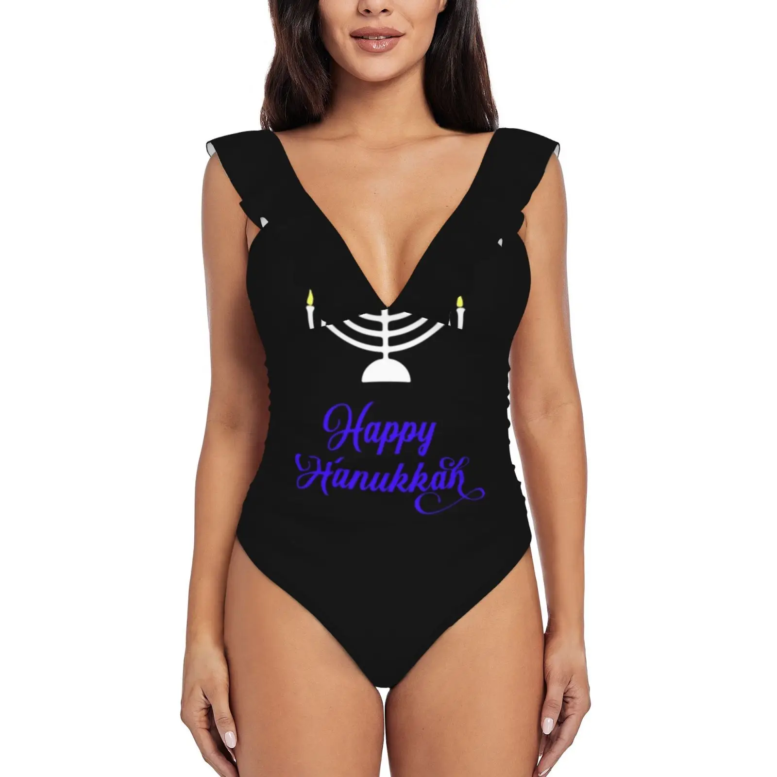 Женский слитный купальник с рюшами и свечами 
Женский слитный купальник с рюшами и свечами