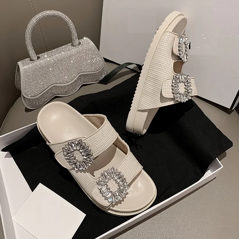 Wear Slippers Outer Women's Crystals Sides Buckle Open Toe Flat Heel Genuine Leather Weave Sandals And Slipper
Wear Slippers Outer Women's Crystals Sides Buckle Open Toe Flat Heel Genuine Leather Weave Sandals And Slipper