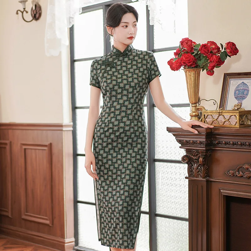 Summer Mid-length Improved Cheongsam Vintage Fashion Elegant Performance Qipao Chinese Traditional Style Evening Dress for Women
Summer Mid-length Improved Cheongsam Vintage Fashion Elegant Performance Qipao Chinese Traditional Style Evening Dress for Women