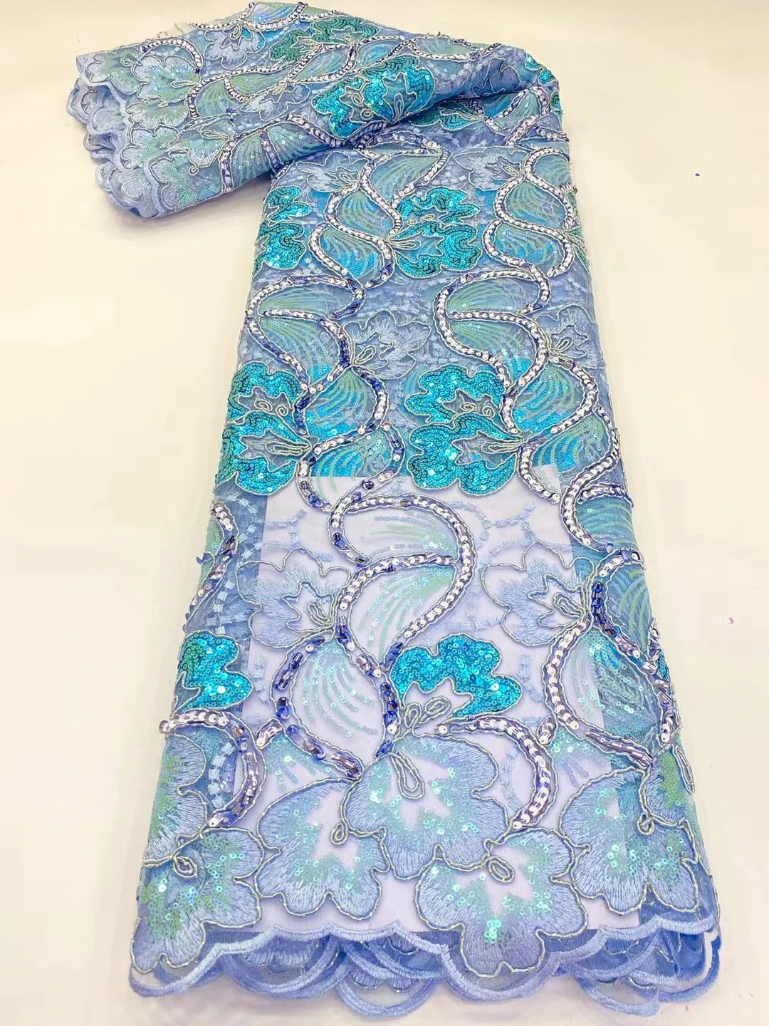 5y|The latest style is full of sequins embroidered flower lace French top quality African tulle lace party ladies dress
5y|The latest style is full of sequins embroidered flower lace French top quality African tulle lace party ladies dress