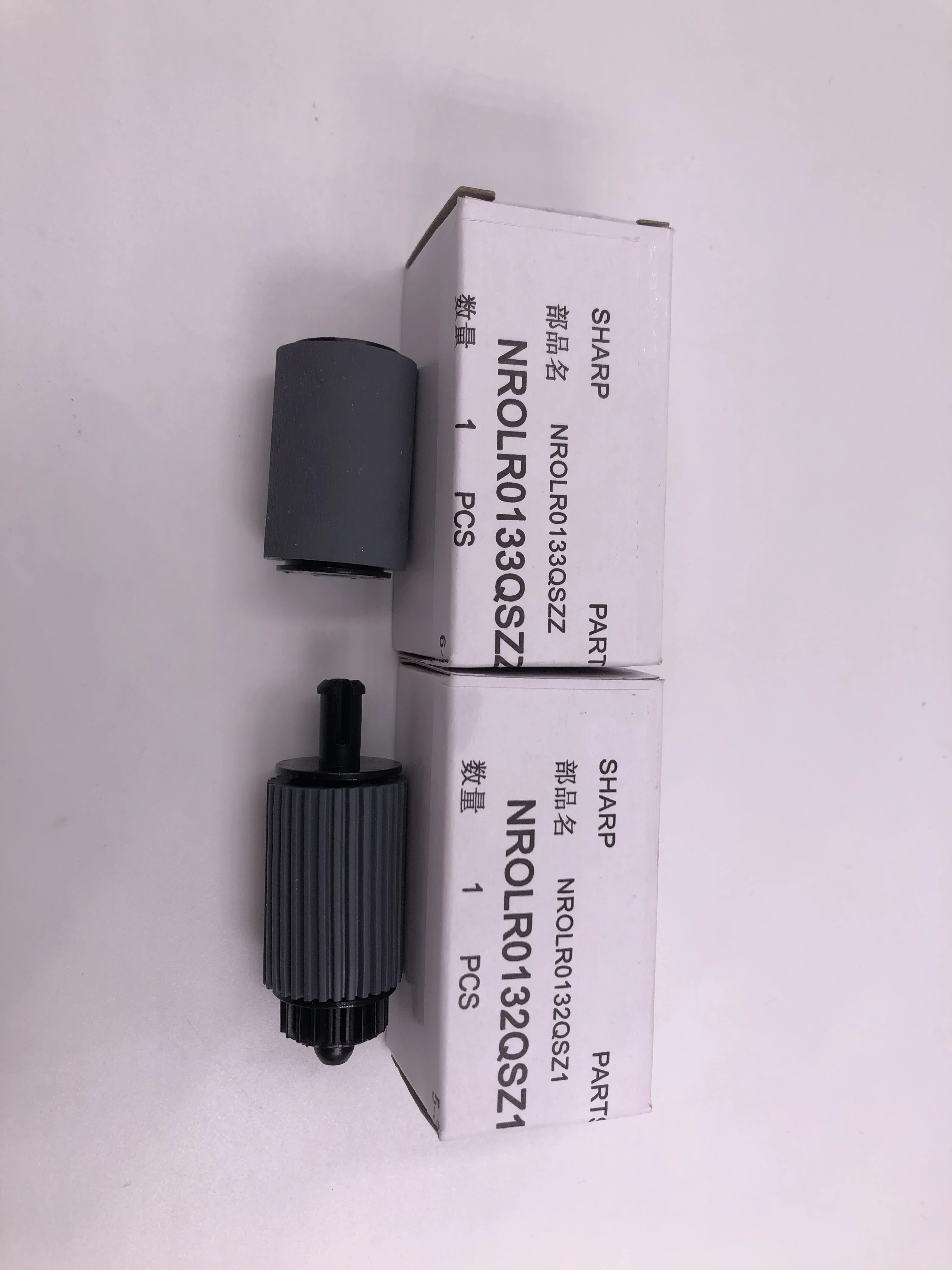 Original New Pickup Roller NROLR0133QSZZ NROLR0132QSZ1 For SharpeMX-M260 MX-M264N MX-M310 MX-M314N MX-M354N
Original New Pickup Roller NROLR0133QSZZ NROLR0132QSZ1 For SharpeMX-M260 MX-M264N MX-M310 MX-M314N MX-M354N