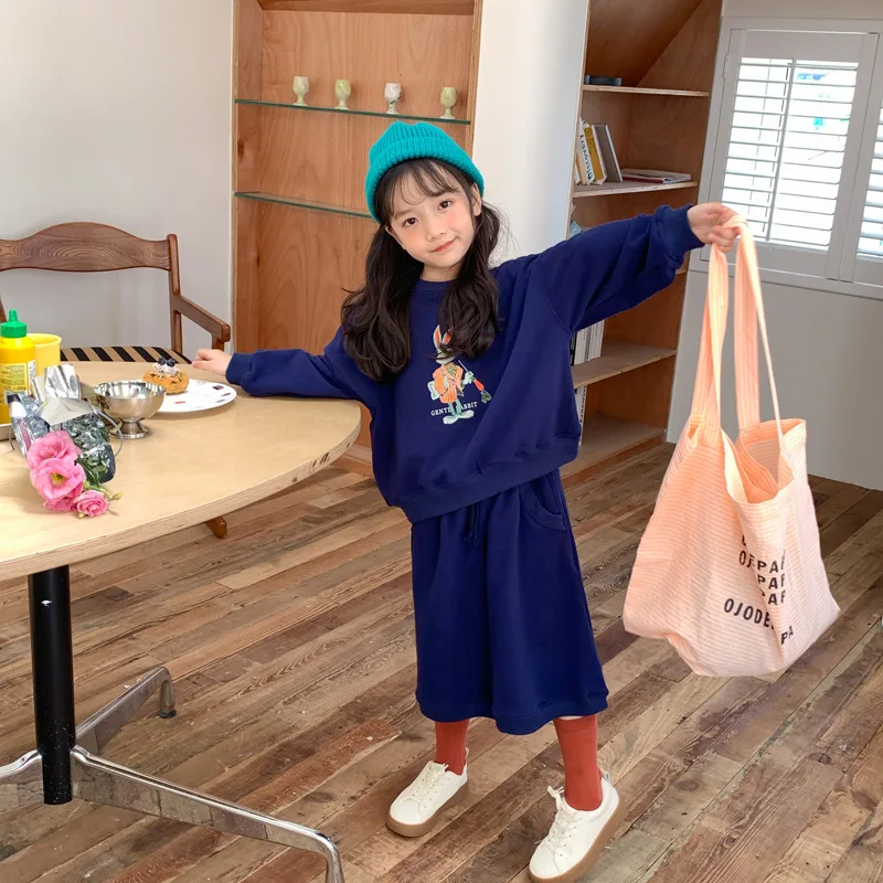 2022 Autumn New Children Clothes Baby Girs Navy Blue Print Sweatshirt + Skirt Two Piece Sets
2022 Autumn New Children Clothes Baby Girs Navy Blue Print Sweatshirt + Skirt Two Piece Sets