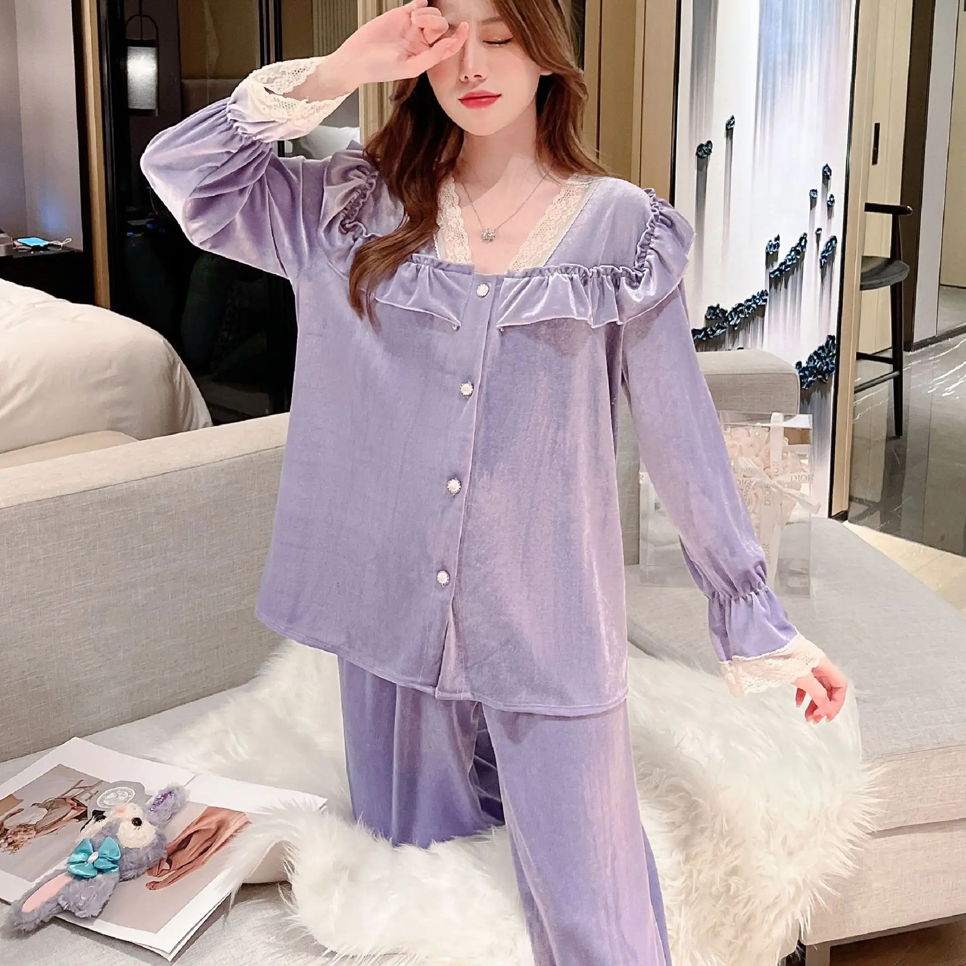 Fashion Autumn Winter Ruffled Gold Velvet Pyjamas Pajamas Velour Long Sleeve Shirt Pants Sleepwear Women Nightwear
Fashion Autumn Winter Ruffled Gold Velvet Pyjamas Pajamas Velour Long Sleeve Shirt Pants Sleepwear Women Nightwear