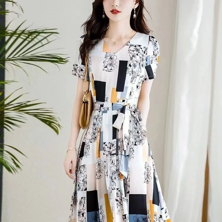 

EE28 New middle-aged mom summer chiffon dress with a stylish waistband that looks slimmer for middle-aged and elderly women