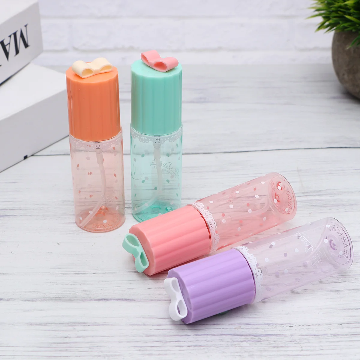 5pcs Empty Spray Bottles Durable Portable Fine Mist Dispenser Bottle Spray Bottle for Makeup Use
5pcs Empty Spray Bottles Durable Portable Fine Mist Dispenser Bottle Spray Bottle for Makeup Use