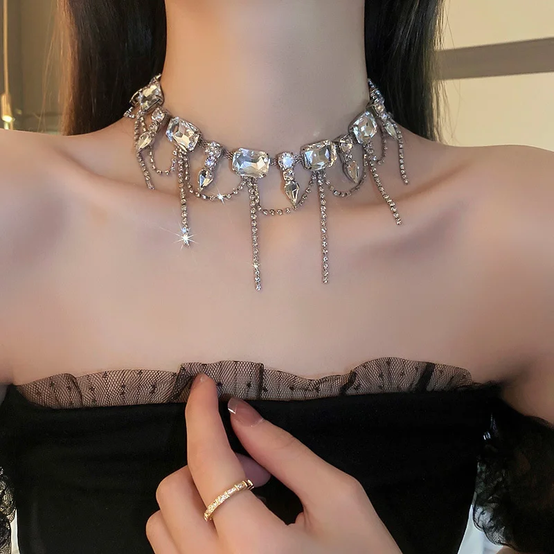 New Geometric Square Crystal Choker Necklaces for Women Long Tassel Clavicle Chain Necklaces Statements Jewelry Gifts
New Geometric Square Crystal Choker Necklaces for Women Long Tassel Clavicle Chain Necklaces Statements Jewelry Gifts