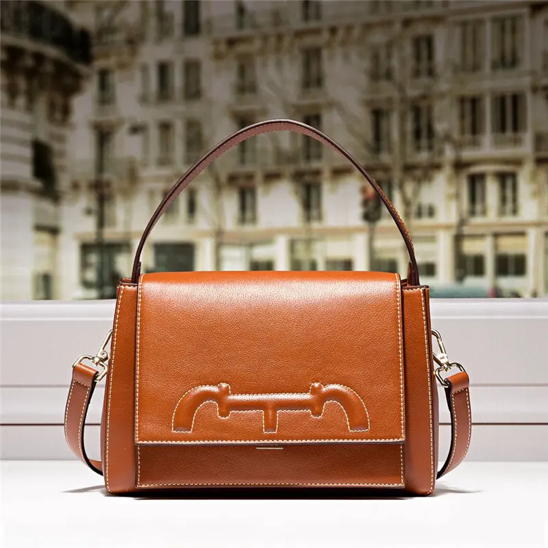 100% Genuine Leather Women Fashion Solid Color 2022 New Alphabet CHCH HCHC Versatile Crossbody Handbag Famous Luxury Designers
100% Genuine Leather Women Fashion Solid Color 2022 New Alphabet CHCH HCHC Versatile Crossbody Handbag Famous Luxury Designers