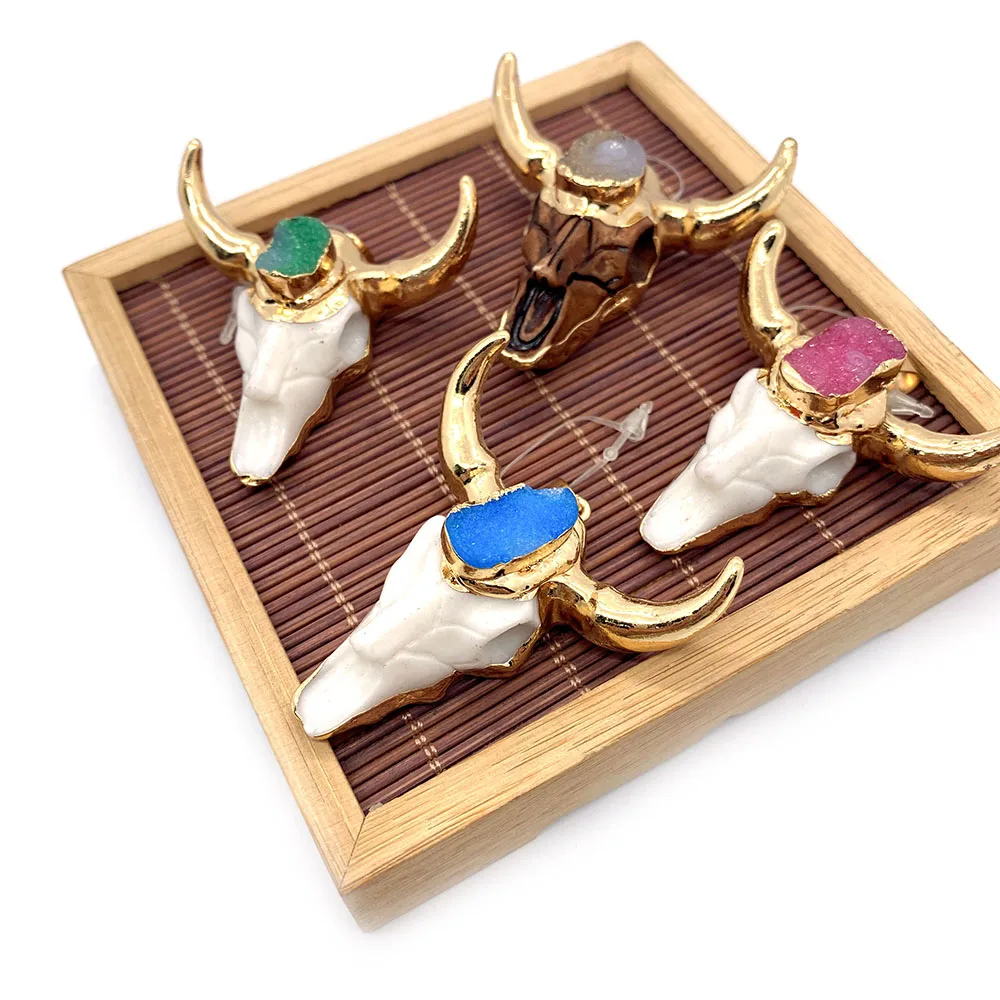 Natural Stone Pendant Fashion Bull Head Acrylic Amethyst Horn Gold Color Plated Charm Lady Pendant Jewelry Accessories Necklace
Natural Stone Pendant Fashion Bull Head Acrylic Amethyst Horn Gold Color Plated Charm Lady Pendant Jewelry Accessories Necklace