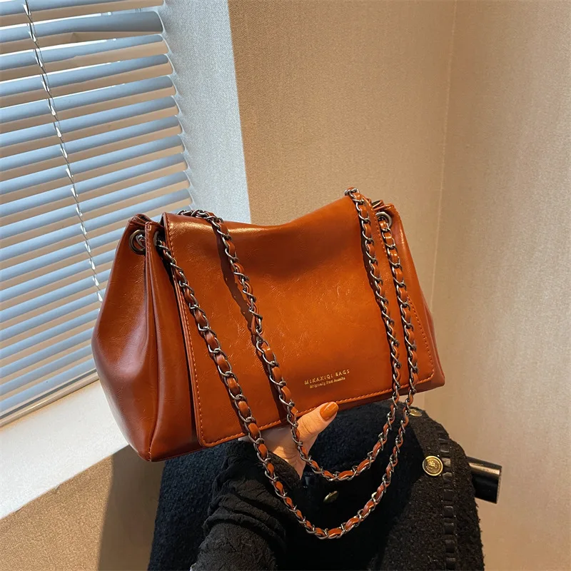 New Fashion Large-Capacity Women Tote Bags Bolso Mujer French Solid Color Commuter Tote Bag Vintage Soft Leather Shoulder Bag
New Fashion Large-Capacity Women Tote Bags Bolso Mujer French Solid Color Commuter Tote Bag Vintage Soft Leather Shoulder Bag