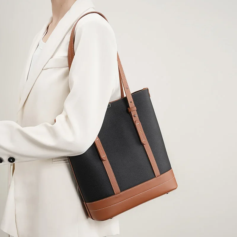 2024 Fashion Trend Genuine Leather Women's Bag, High-end and Stylish Shoulder Bag, Fashionable, Exquisite and Versatile Handbag
2024 Fashion Trend Genuine Leather Women's Bag, High-end and Stylish Shoulder Bag, Fashionable, Exquisite and Versatile Handbag
