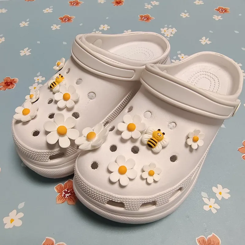 Hot Best Selling Shoes Croc Charms Ready To Put on White Daisy Sunflower Combination Suit Shoe Buckle Girlish Shoes Accessories
Hot Best Selling Shoes Croc Charms Ready To Put on White Daisy Sunflower Combination Suit Shoe Buckle Girlish Shoes Accessories