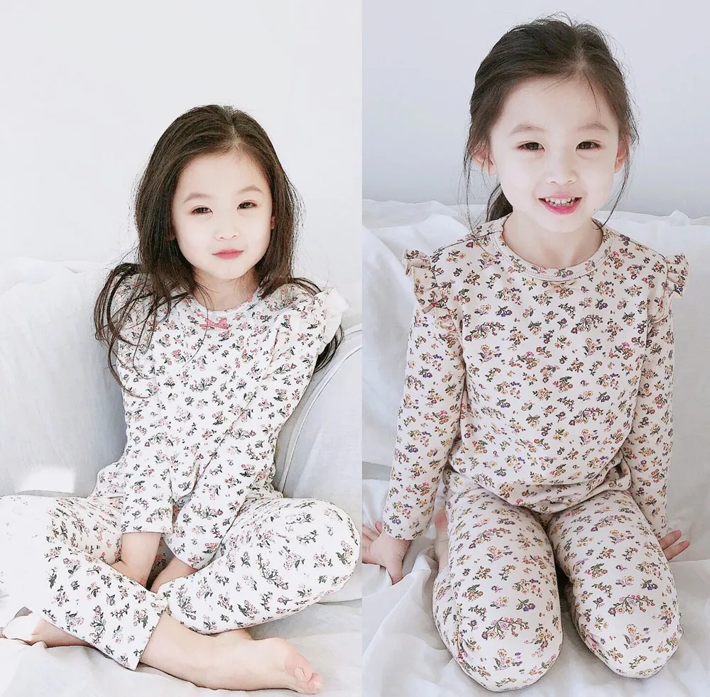 Пижамный комплект для девочек, хлопковый комплект одежды с цветочным узором для маленьких девочек 
Пижамный комплект для девочек, хлопковый комплект одежды с цветочным узором для маленьких девочек