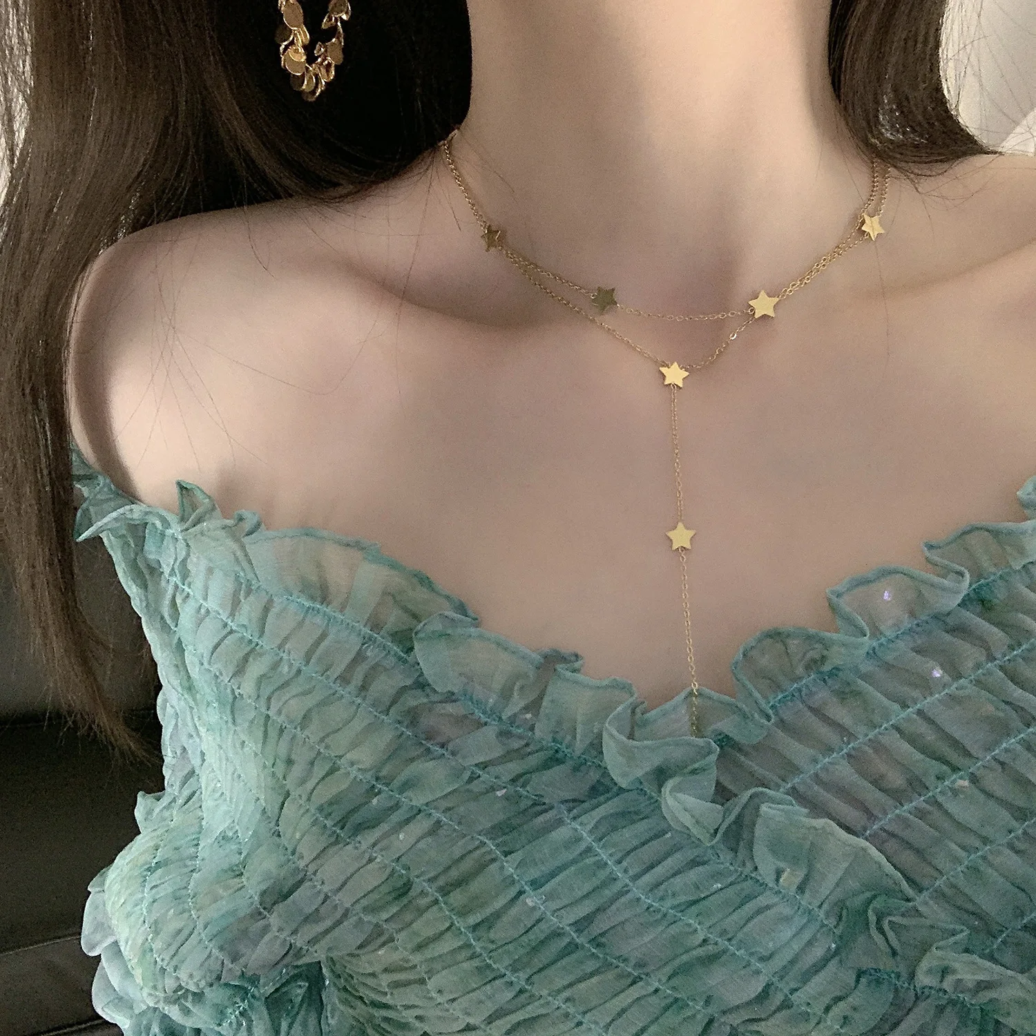 YOUNGX Light Luxury Double Layered Stainless Steel Star Necklace Fashion Gold Plated Clavicle Chain For Women Jewelry Gift
YOUNGX Light Luxury Double Layered Stainless Steel Star Necklace Fashion Gold Plated Clavicle Chain For Women Jewelry Gift
