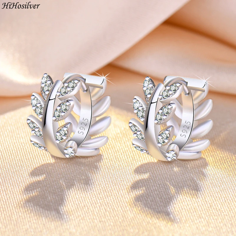 HiHosilver 925 Silver Needle New Ladies Fashion High Quality Jewelry Crystal Zircon Olive Leaf Hoop Earrings HS0101
HiHosilver 925 Silver Needle New Ladies Fashion High Quality Jewelry Crystal Zircon Olive Leaf Hoop Earrings HS0101