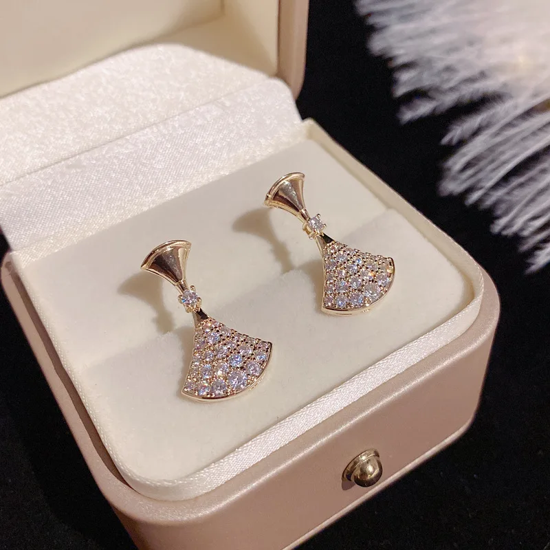 925 Silver Needle Fan Earrings Cute Fashion Zircon Stud Earrings for Women Jewelry
925 Silver Needle Fan Earrings Cute Fashion Zircon Stud Earrings for Women Jewelry