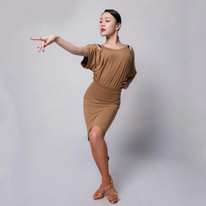 2022 Ladies Latin Dance Dress Sling V-Neck Sexy Dress Professional Competition Practice Suit
2022 Ladies Latin Dance Dress Sling V-Neck Sexy Dress Professional Competition Practice Suit