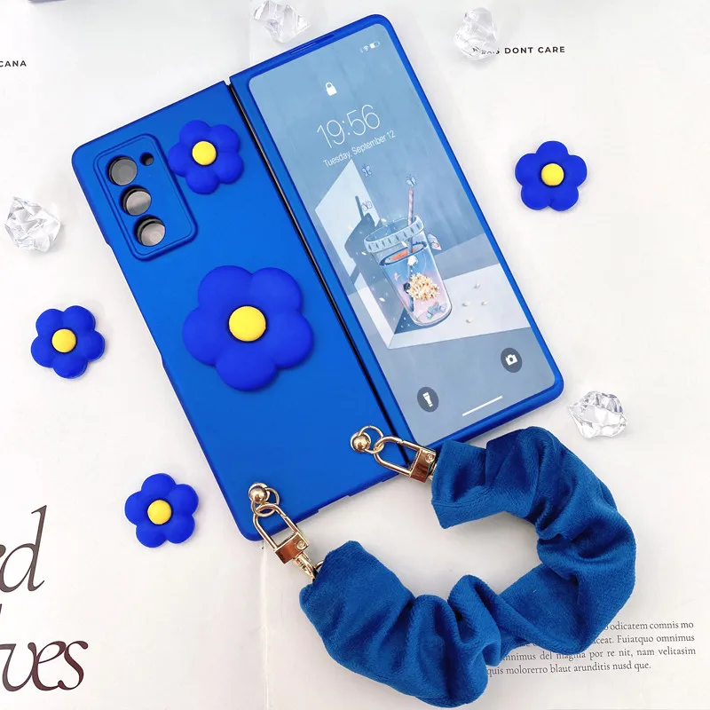 Stylish Korean 3D Blue Flowers Folding Phone Case For Samsung Galaxy Z Fold 4 Z Fold 3 Z Fold 2 Flannelette Wrist Lanyard Cover
Stylish Korean 3D Blue Flowers Folding Phone Case For Samsung Galaxy Z Fold 4 Z Fold 3 Z Fold 2 Flannelette Wrist Lanyard Cover