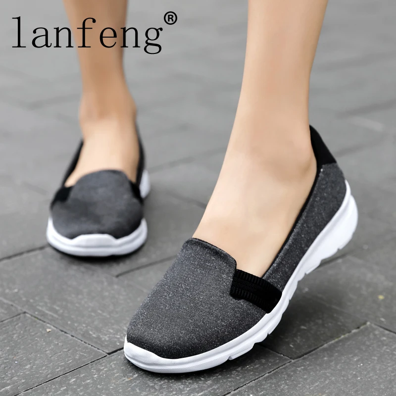 Лоферы женские на плоской подошве, модная удобная спортивная обувь, кроссовки для женщин, мягкая обувь без шнуровки, сандалии
Лоферы женские на плоской подошве, модная удобная спортивная обувь, кроссовки для женщин, мягкая обувь без шнуровки, сандалии