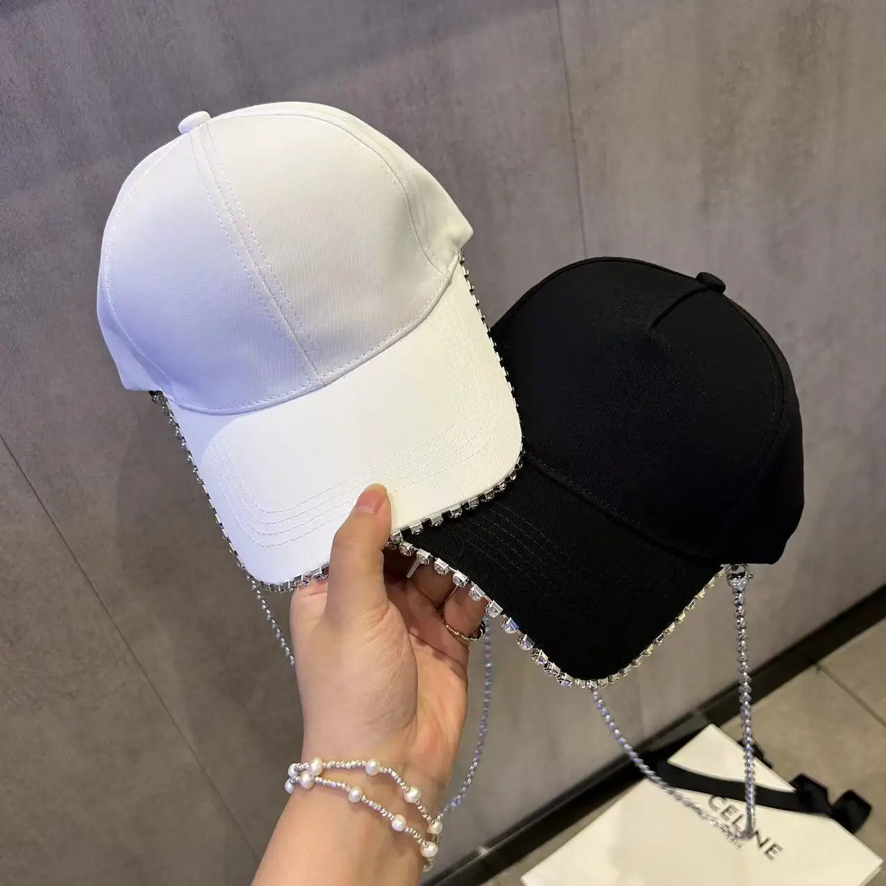 202308-yy ins Harajuku fashion removable drill chain same star street young star lady baseball hat men women leisure visors cap
202308-yy ins Harajuku fashion removable drill chain same star street young star lady baseball hat men women leisure visors cap