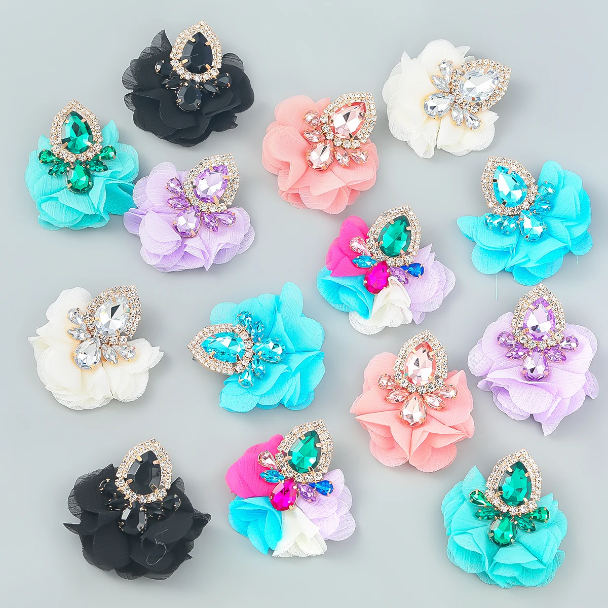 DOINGPRO 2022 New Metal Rhinestone Cloth Floral Dangle Earrings Holiday Party Elegant Statement Earrings Women's Earrings
DOINGPRO 2022 New Metal Rhinestone Cloth Floral Dangle Earrings Holiday Party Elegant Statement Earrings Women's Earrings