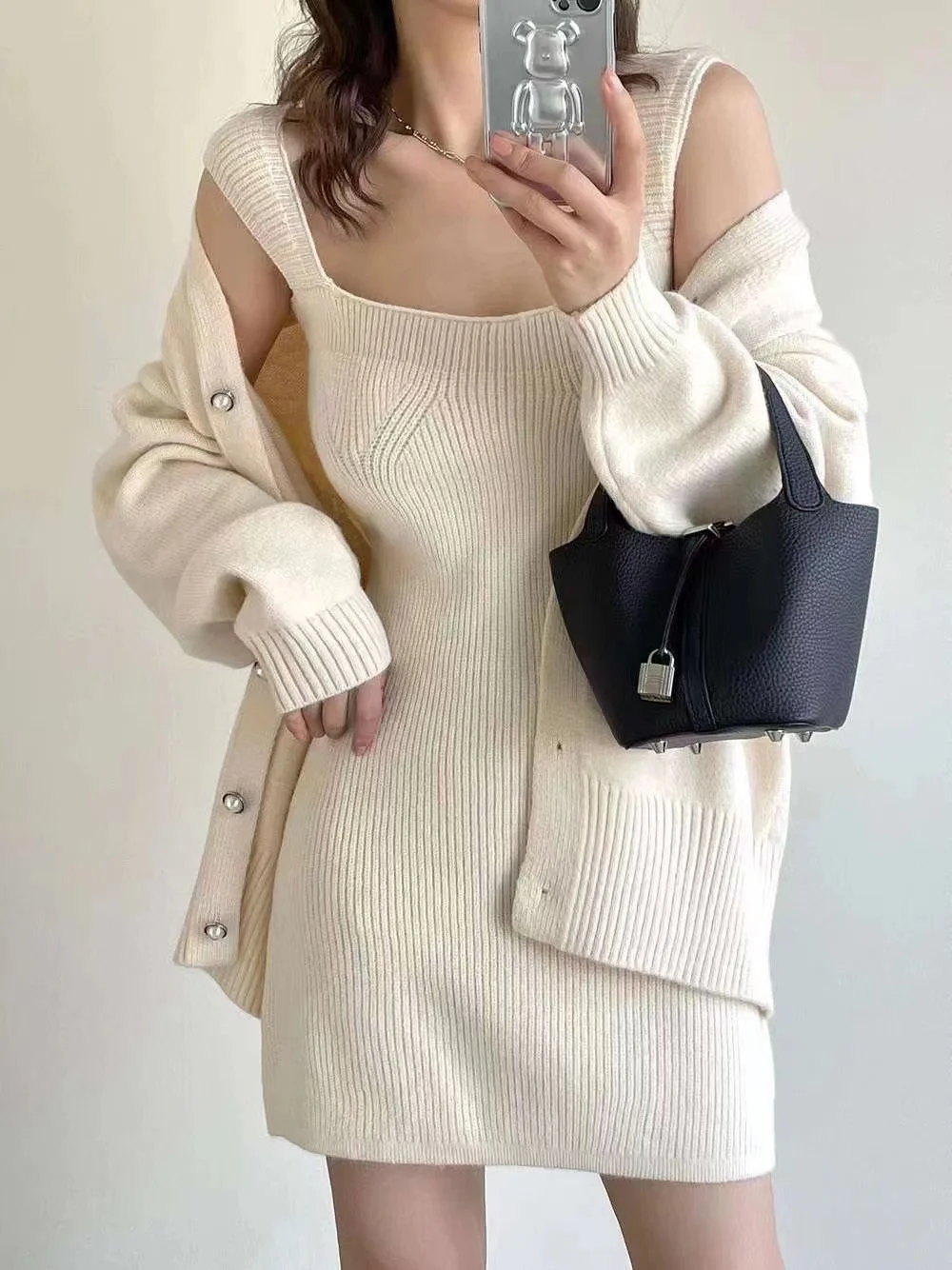 New Korean Fashion Knitted Dress Sets Women Long Sleeve V-neck Cardigan Sweater + Sling Mini Dresses Two Piece Set Casual Outfit
New Korean Fashion Knitted Dress Sets Women Long Sleeve V-neck Cardigan Sweater + Sling Mini Dresses Two Piece Set Casual Outfit