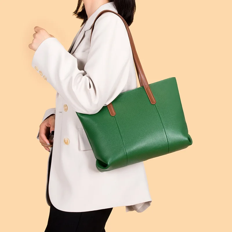 Women's Leather Tote Large Capacity Women's 2022 New First Layer Leather Fashion Simple Commuter Handbag
Women's Leather Tote Large Capacity Women's 2022 New First Layer Leather Fashion Simple Commuter Handbag