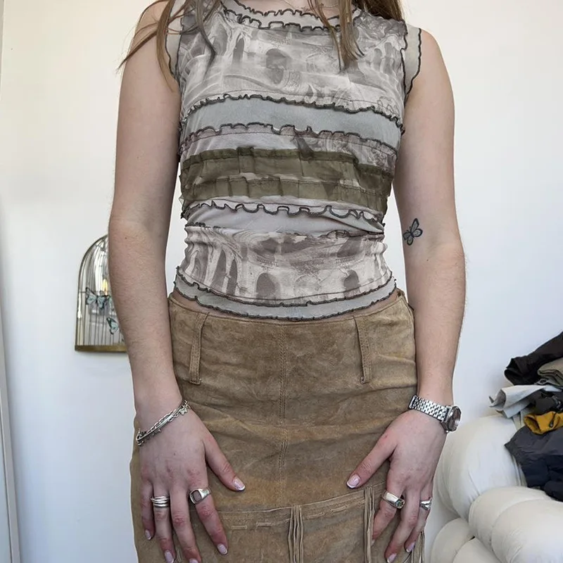 Summer Women’s Clothing Tank Tops with Color-block Vintage Print, Mesh and Wave Edge Splicing, Slim Fit, Fashionable Small Vest 
Summer Women’s Clothing Tank Tops with Color-block Vintage Print, Mesh and Wave Edge Splicing, Slim Fit, Fashionable Small Vest