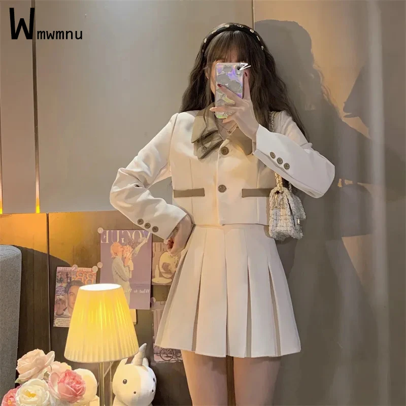 Spring Autumn Solid Blazer Two Piece Sets Women Design Single Breasted Full Sleeve Short Blazers and Mini Pleated Skirt Suits
Spring Autumn Solid Blazer Two Piece Sets Women Design Single Breasted Full Sleeve Short Blazers and Mini Pleated Skirt Suits