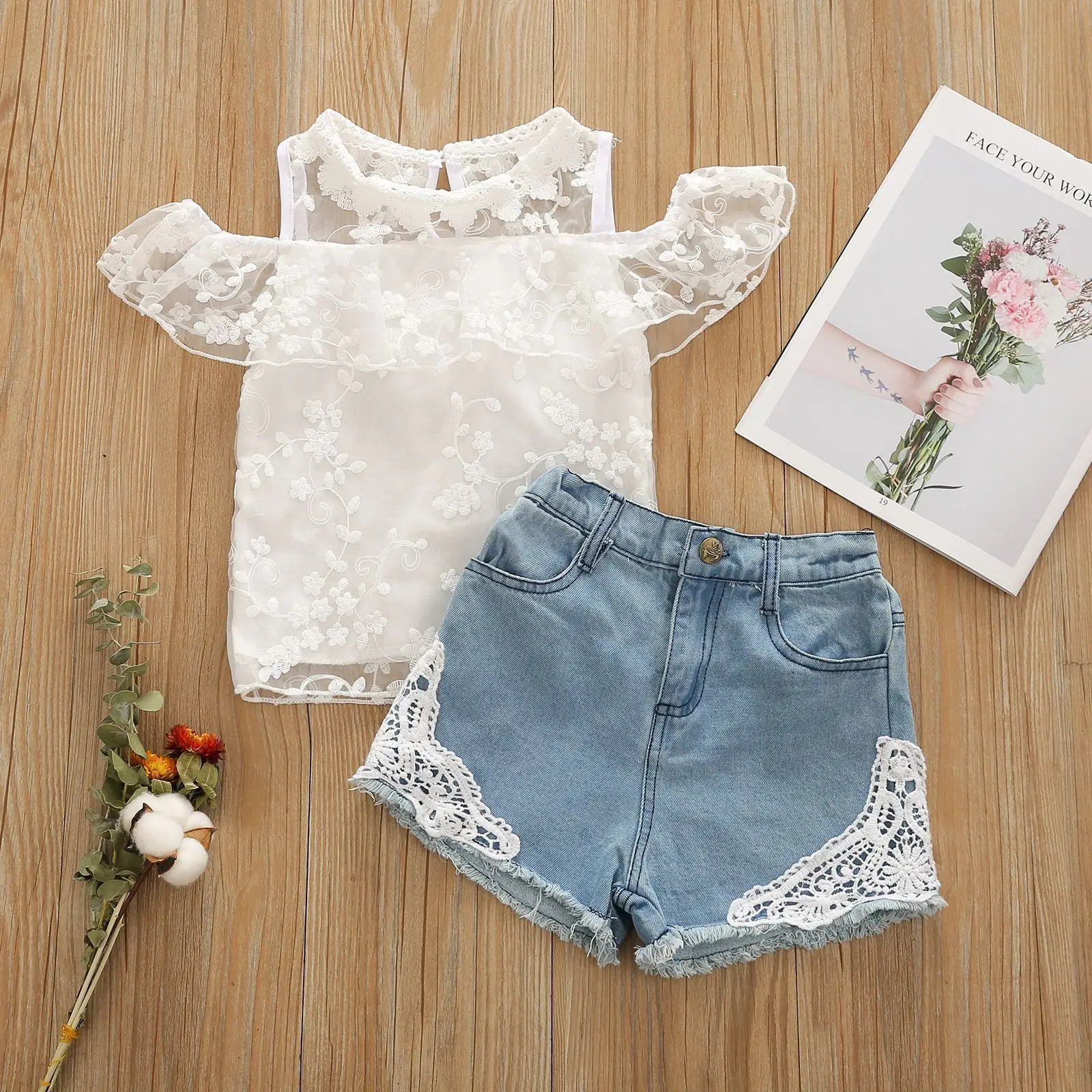 Summer Kids Clothing Kit 2022 Girls Lace Off-the-Shoulder Sleeve Top + Denim Shorts Fashion Two Piece Set
Summer Kids Clothing Kit 2022 Girls Lace Off-the-Shoulder Sleeve Top + Denim Shorts Fashion Two Piece Set