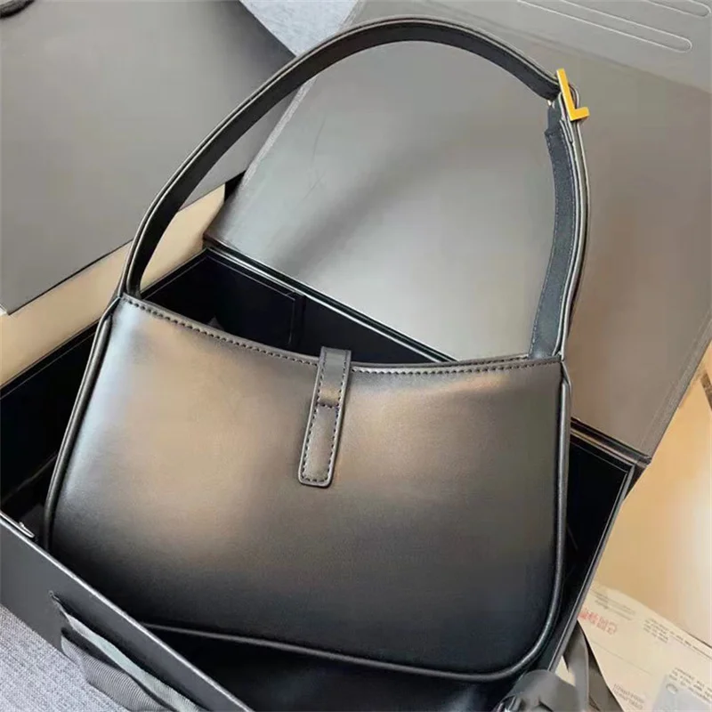 2022 new leather women's underarm handbag shoulder bag Fashion casual handbag clothing everything
2022 new leather women's underarm handbag shoulder bag Fashion casual handbag clothing everything