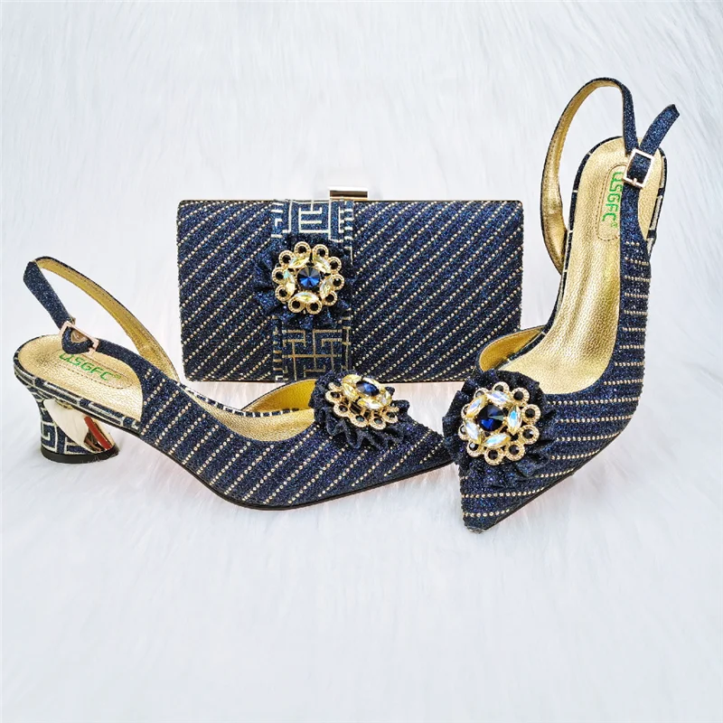 Comfortable Latest Russet Glitter Fabric Colored Lines And Dark Pattern Decoration Banquet Ladies Shoes And Bag Sets
Comfortable Latest Russet Glitter Fabric Colored Lines And Dark Pattern Decoration Banquet Ladies Shoes And Bag Sets