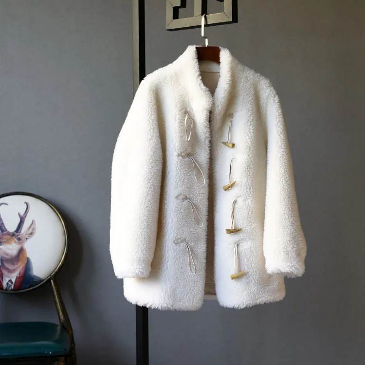 New 2022 Winter Women Genuine Lamb Fur Jackets Women Coats Warm Ladies Natural Lamb Fur Overcoats Female Casual Outwear C37
New 2022 Winter Women Genuine Lamb Fur Jackets Women Coats Warm Ladies Natural Lamb Fur Overcoats Female Casual Outwear C37