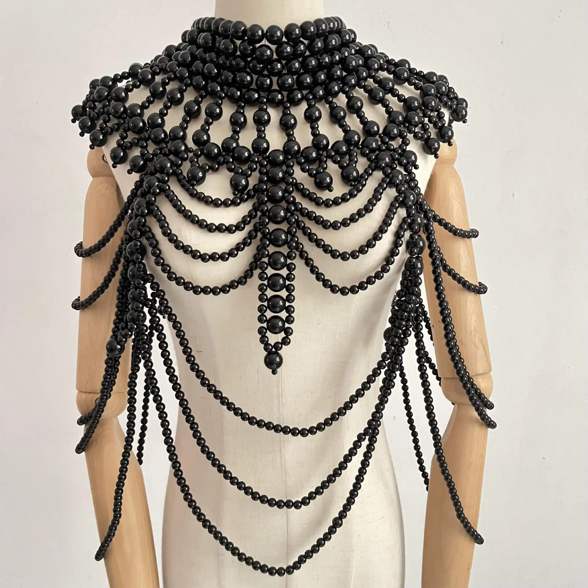 2023 The latest Chinese design hot body chain accessories Fashion multi-layer pearl chest chain luxury accessories
2023 The latest Chinese design hot body chain accessories Fashion multi-layer pearl chest chain luxury accessories