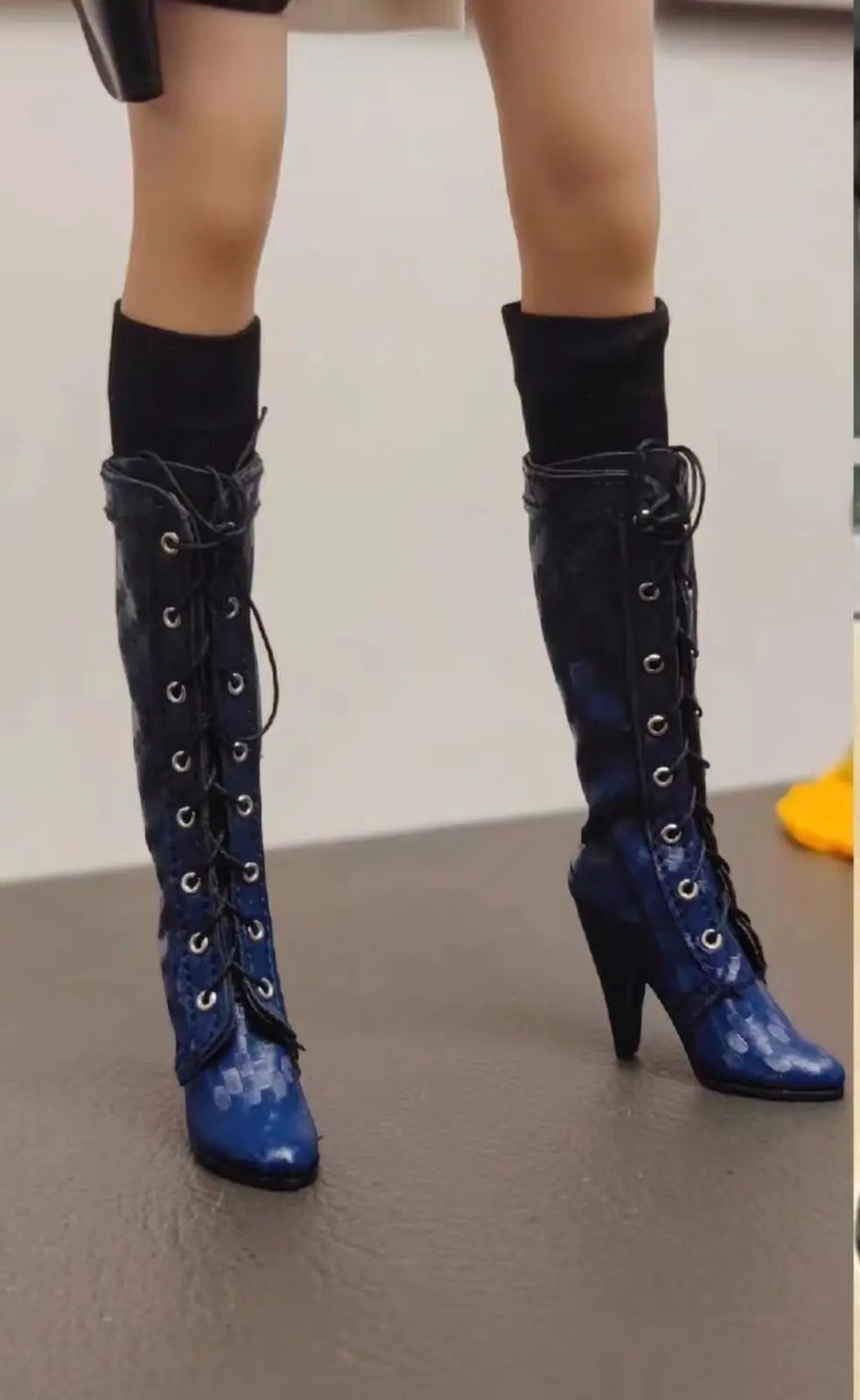 Blue Boots Solid Shoes For 1/6th HT PH Female Figure Body Doll Toy 
Blue Boots Solid Shoes For 1/6th HT PH Female Figure Body Doll Toy