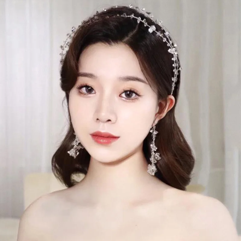 1Set Handmade Bride Jewelry Shiny Crystal Hair Clip and Earring Beautiful Headdress Hair Clip and Earring Set
1Set Handmade Bride Jewelry Shiny Crystal Hair Clip and Earring Beautiful Headdress Hair Clip and Earring Set