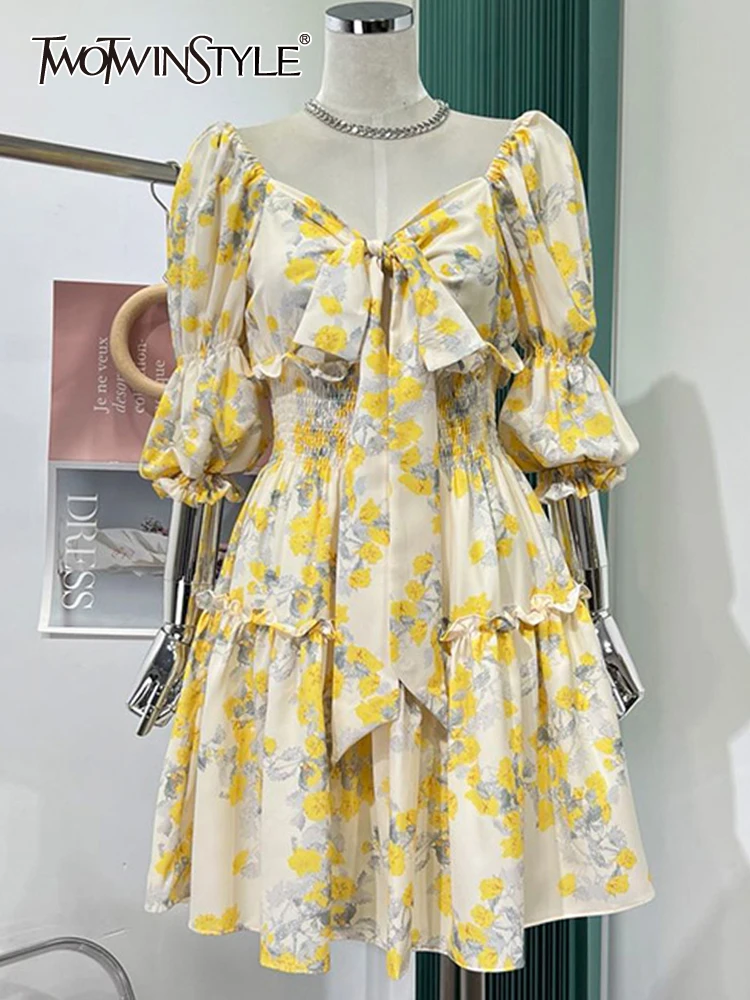 TWOTWINSTYLE Print Bowknot Sexy Dress Women V Neck Puff Sleeve Cut Out Mini Summer Dresses 2022 Hit Color Female Fashion Clothes
TWOTWINSTYLE Print Bowknot Sexy Dress Women V Neck Puff Sleeve Cut Out Mini Summer Dresses 2022 Hit Color Female Fashion Clothes